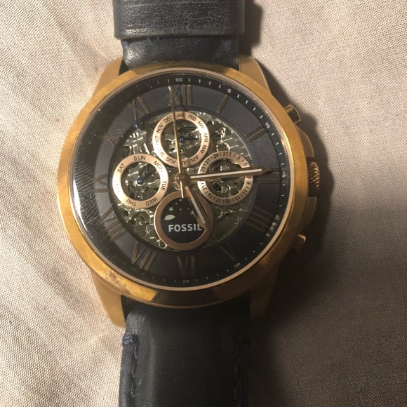 Fossil watch - Picture 1 of 4